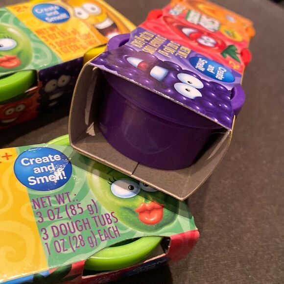 Crayola Silly Scents Dough 12 packs each with 3 tubs 1oz Dough (36 tubs) NEW - Picture 10 of 11